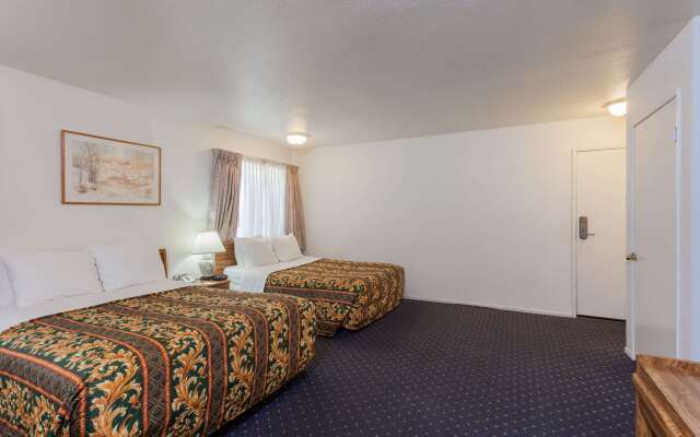 Days Inn by Wyndham Anaheim West