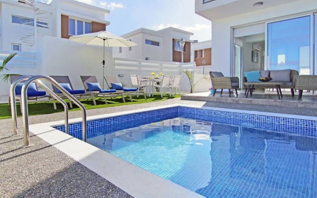 Austin Paralimni in Paralimni