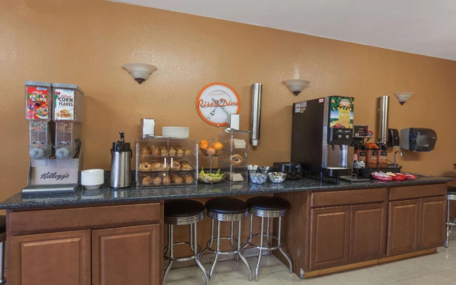 Howard Johnson by Wyndham Flagstaff