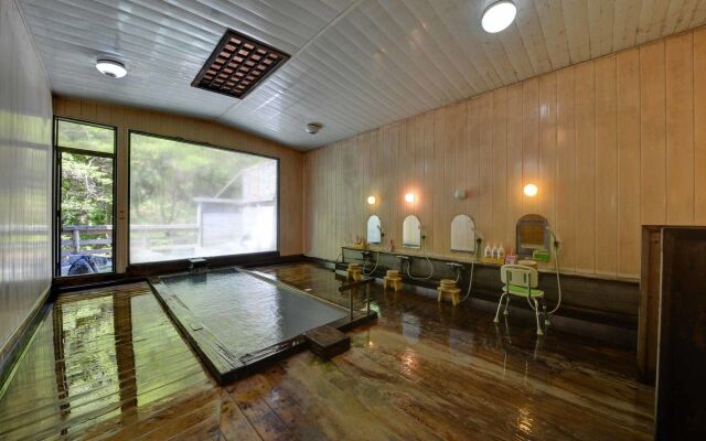 Shirahone Onsen Tsuruya Ryokan