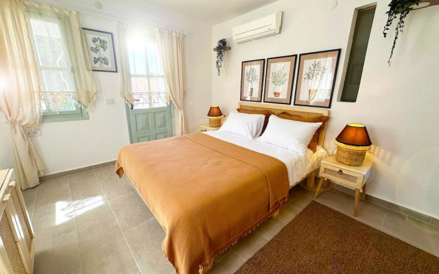 Monk Island Guesthouse