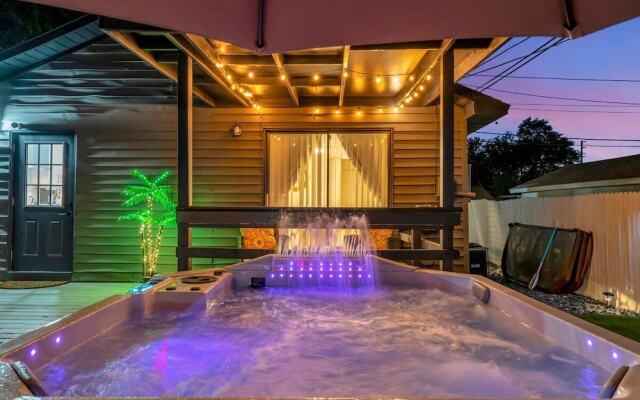 St. Pete Family Bungalow & Private Oasis