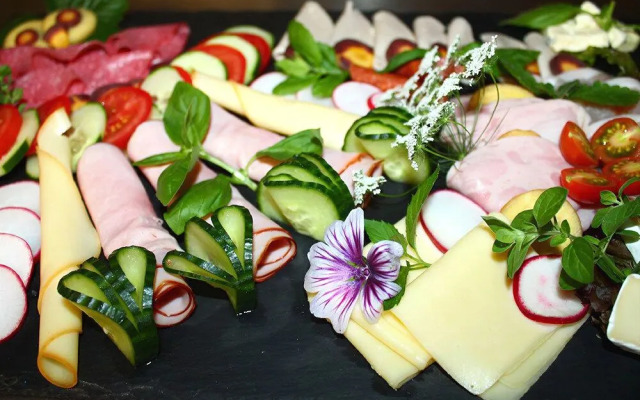 Hotel - Restaurant Almröserl