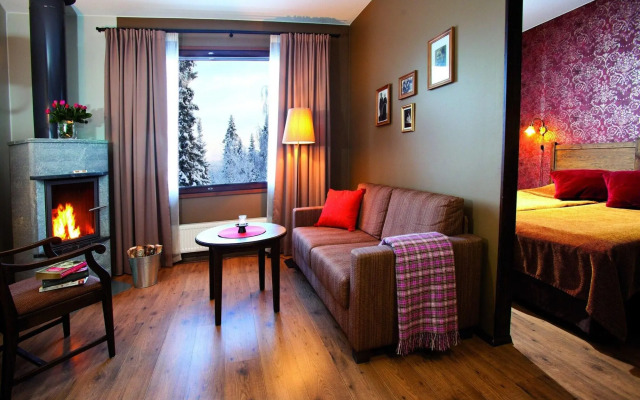 Santa's Hotel Aurora & Igloos