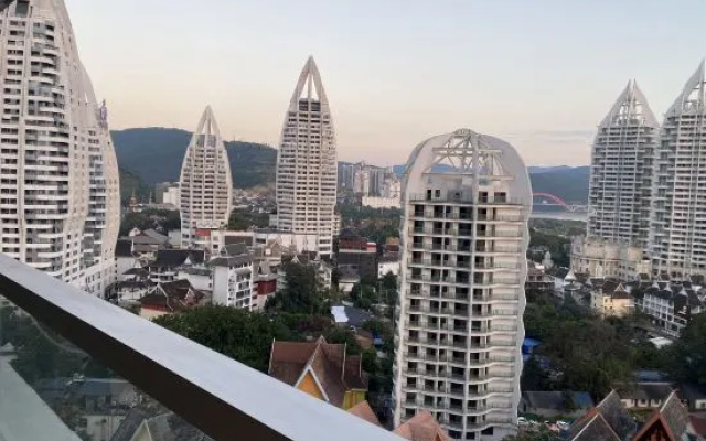 Jinghongjiang Jingyuan Holiday Homestay (Gaozhuang Xishuangjing Star Night Market) – Outside – Xishuangbanna