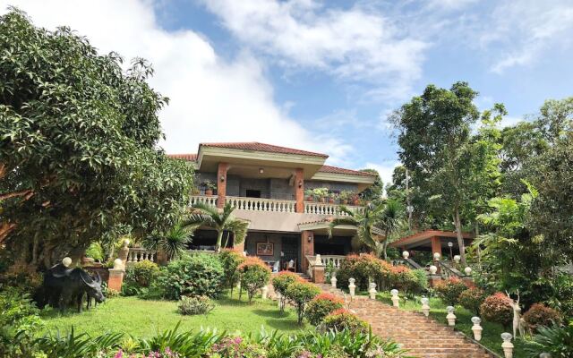 Beatriz' Garden