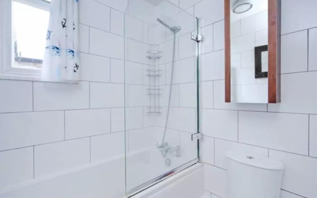 Bright 1 Bedroom Flat in Fulham