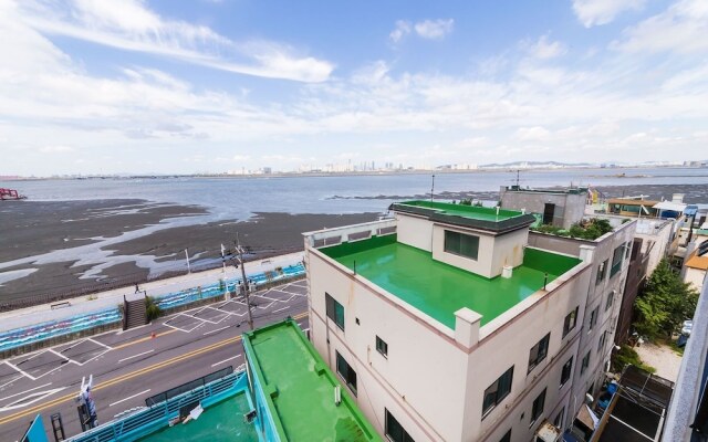 Oido Red Lighthouse Tourist Hotel
