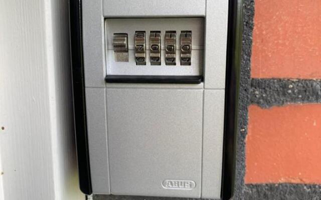 Selvbetjent lejlighed i centrum ved åen