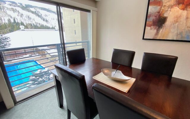 #207 Vail International