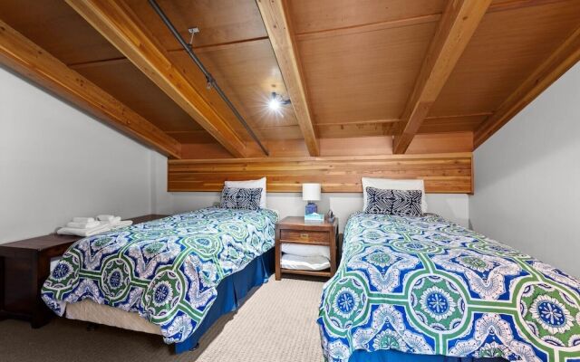 Kookaburra Lodge #401 By Bear Country