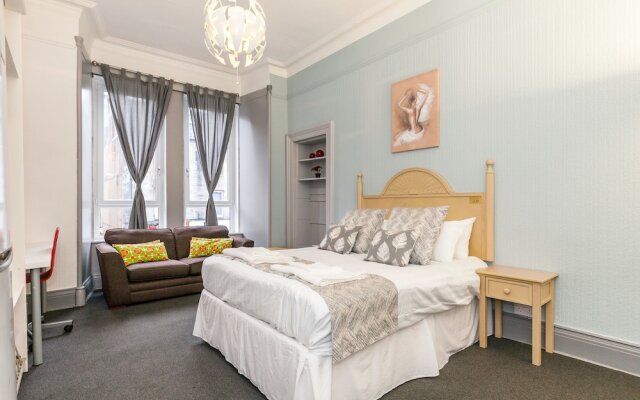 Oakshaw Guesthouse - Glasgow Airport