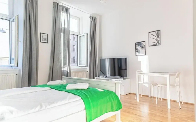 3BR Belvedere Bookable for Long Stays
