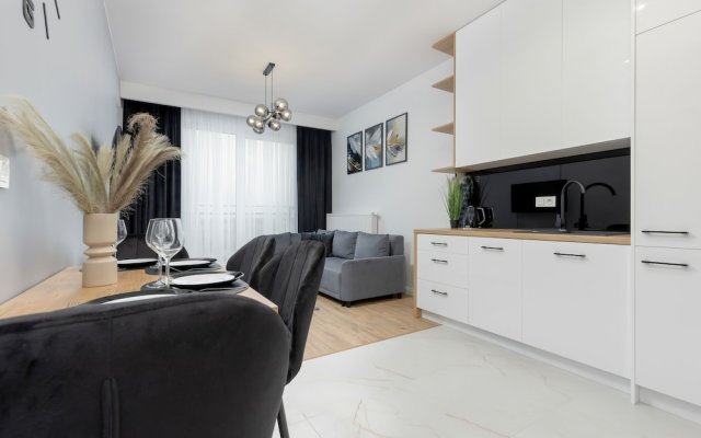 8th Floor Apartment in Warsaw by Renters
