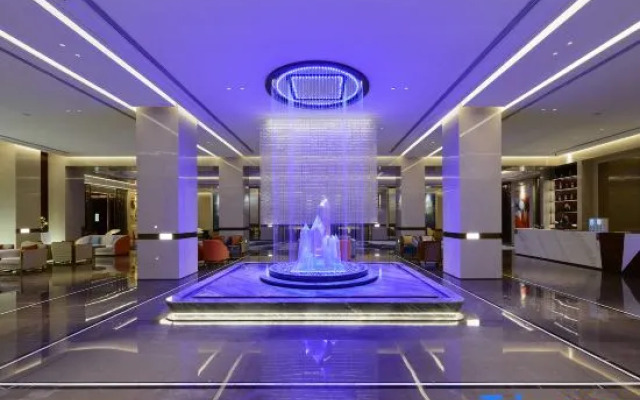 XingLong Lakeside Hotel