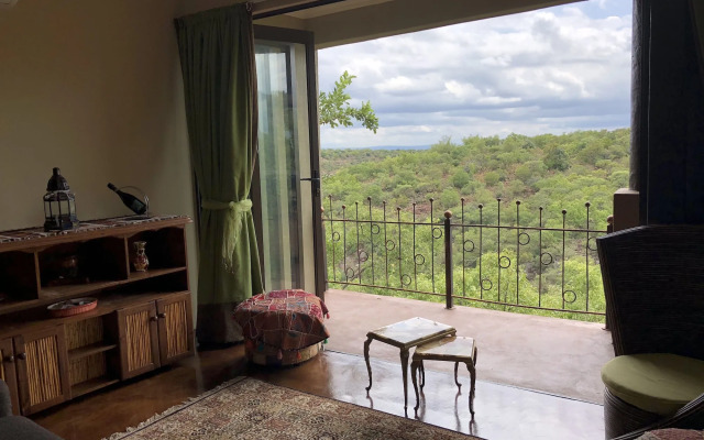 Leopards Rock Bush Boutique