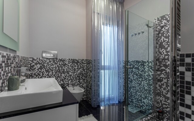 Donatella Home