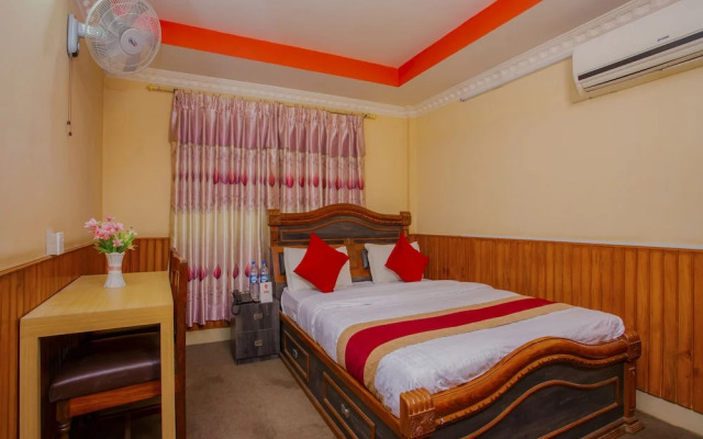 OYO 305 Hotel Gauri