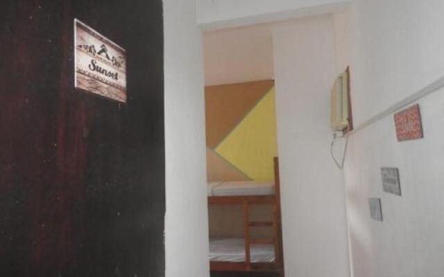 Rio Surf House Hostel e Pousada