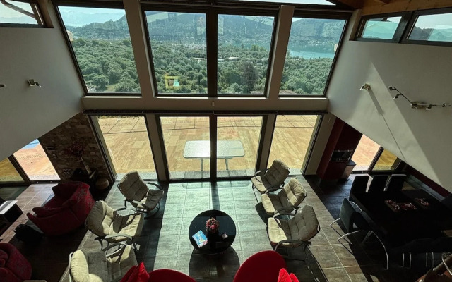 Smaragdine Blue Villa