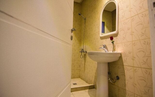 Aram House Hotel Apartments