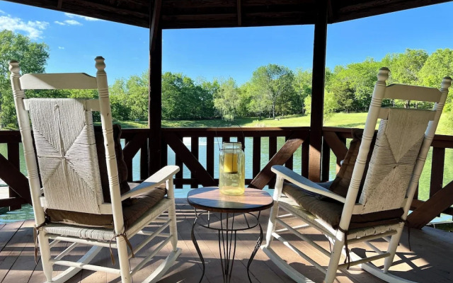 Walnut Waters Bed & Breakfast