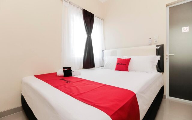 RedDoorz near Soekarno Hatta Airport