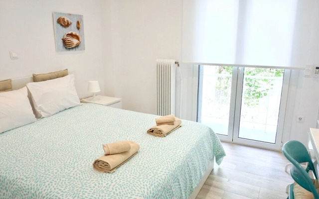 Minimal Fresh Design Apt in Athens