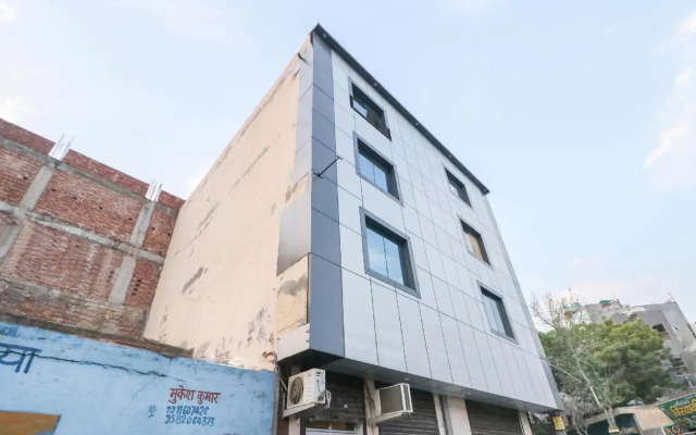OYO 71197 Five Star residency