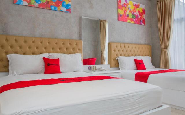RedDoorz Premium @ The Batik Hotel Moh. Toha