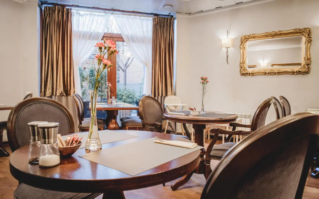 Hotel Solaris