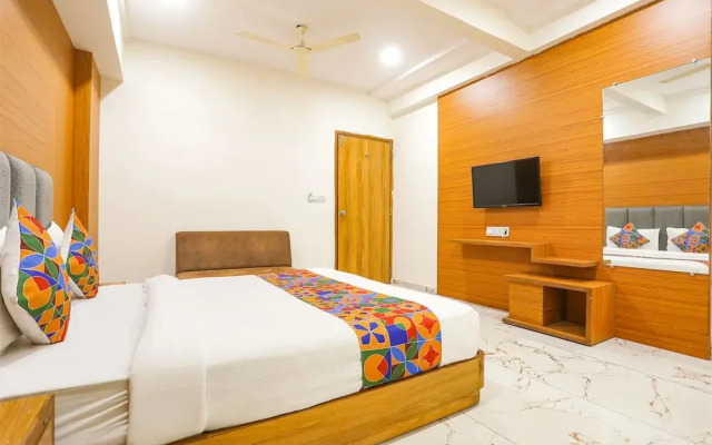 Fabhotel Raj Villa
