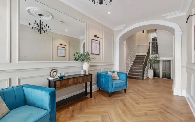 3 Croft House - Beach Front Sea Views Parking