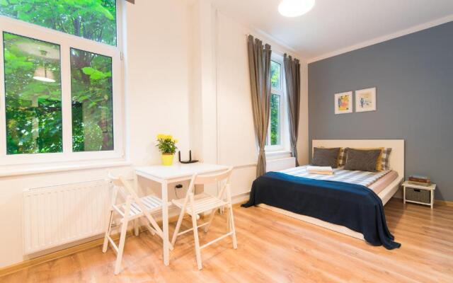 Light Studio Apartment