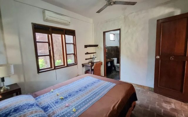 Flash Back Bungalow