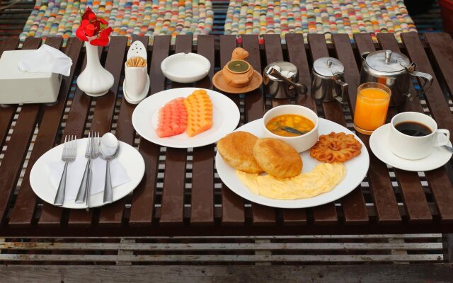 Shangri-la Boutique Hotel