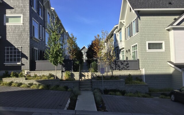 Welcome To Surrey Townhouse