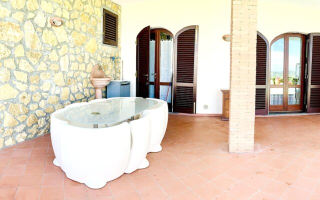 Villa With 4 Bedrooms In Castellaccio, With Private Pool, Enclosed Garden And Wifi
