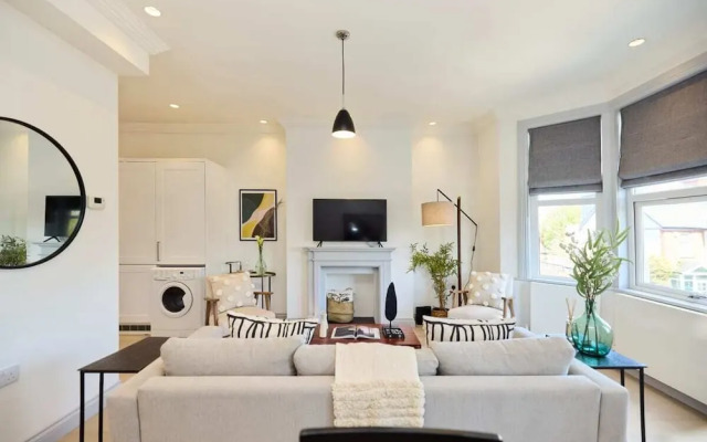 The Leghorn Quarters - Modern 3bdr With Balcony