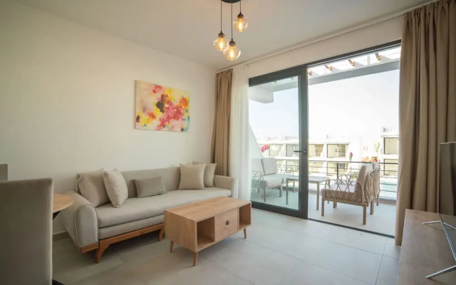Superfresh Penthouse Studio Apartment With sea View