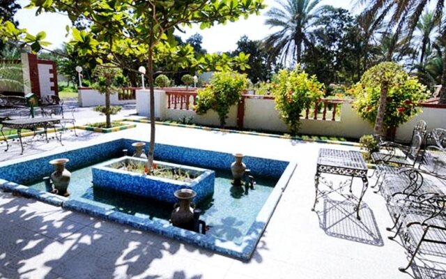 Green Oasis Hotel