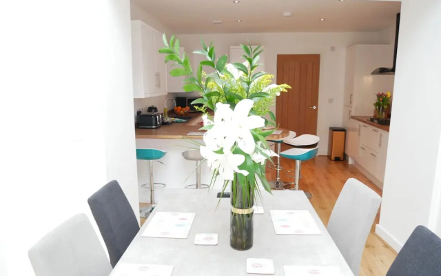 Gill Gardens Penthouse