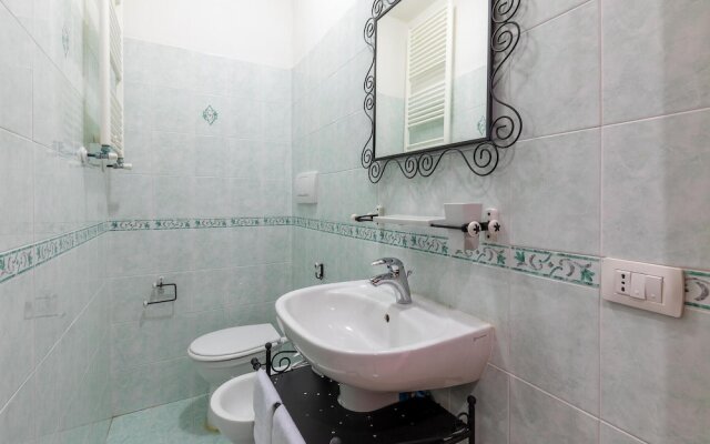 Beautiful Home in Fabriano With 5 Bedrooms and Wifi