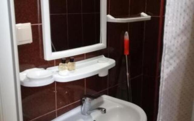 Dona'S Guest House