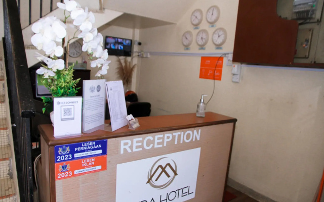 OYO 703 Myra Hotel