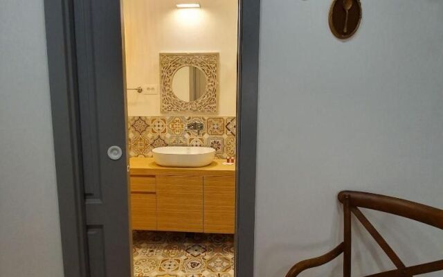Villa Monte Santo by DuHomes