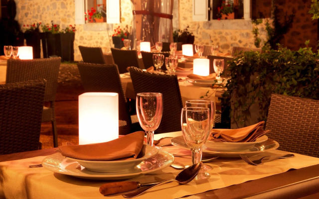 Hotel Logis - Chateau de Beauregard