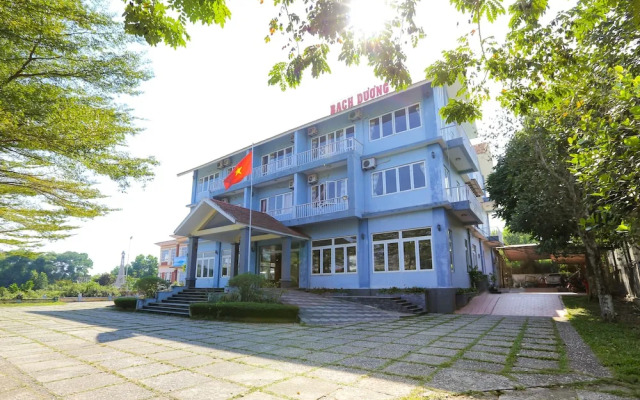 OYO 593 Bach Duong Hotel