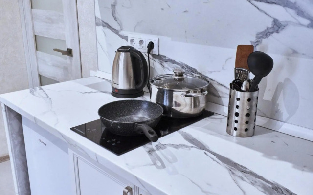 Апартаменты на проспекте Героев Отечества 4