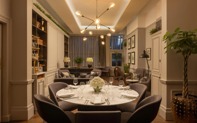 Holmes  London